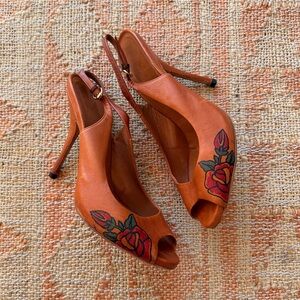 GUCCI Pioneer Fiore Rose Tattoo Leather Slingback Vintage Heels Size 7.5